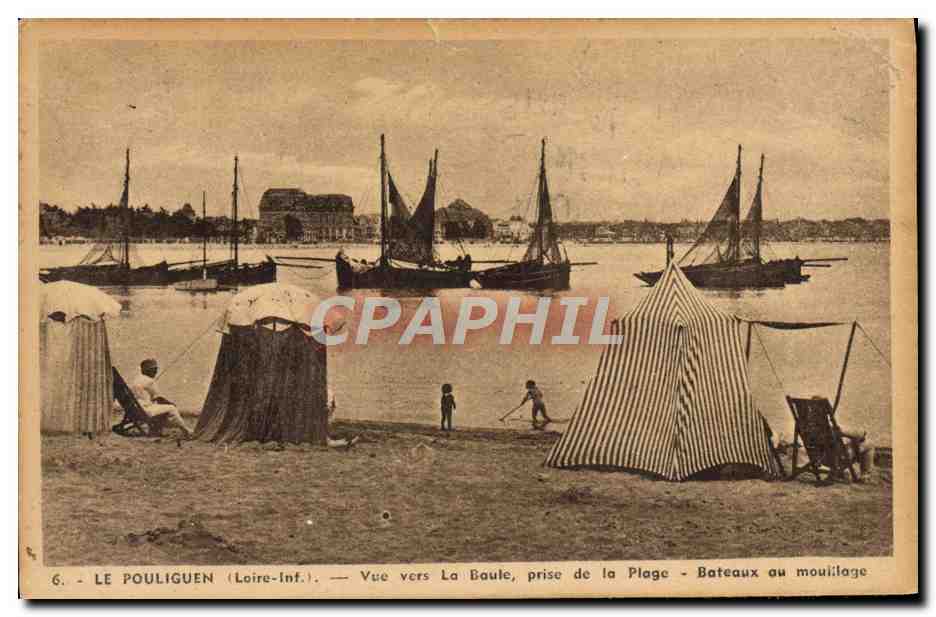 CPA Le Pouliguen Vue Vers La Boule Prise de la Plage Bateaux au mouillage 