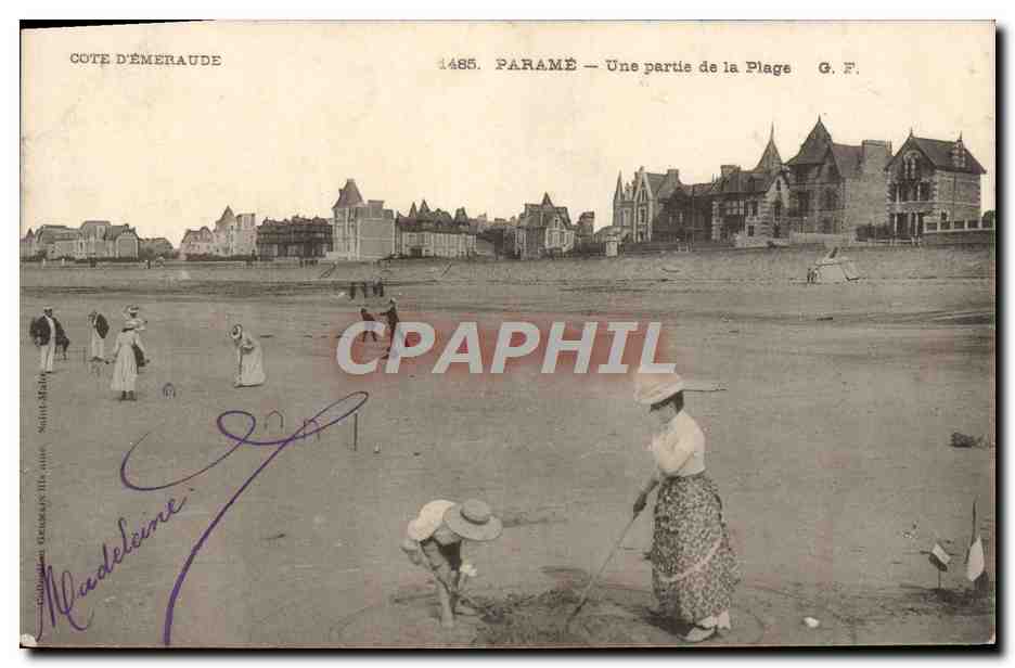 CPA Parame Une Partie de la Plage Femme Enfant