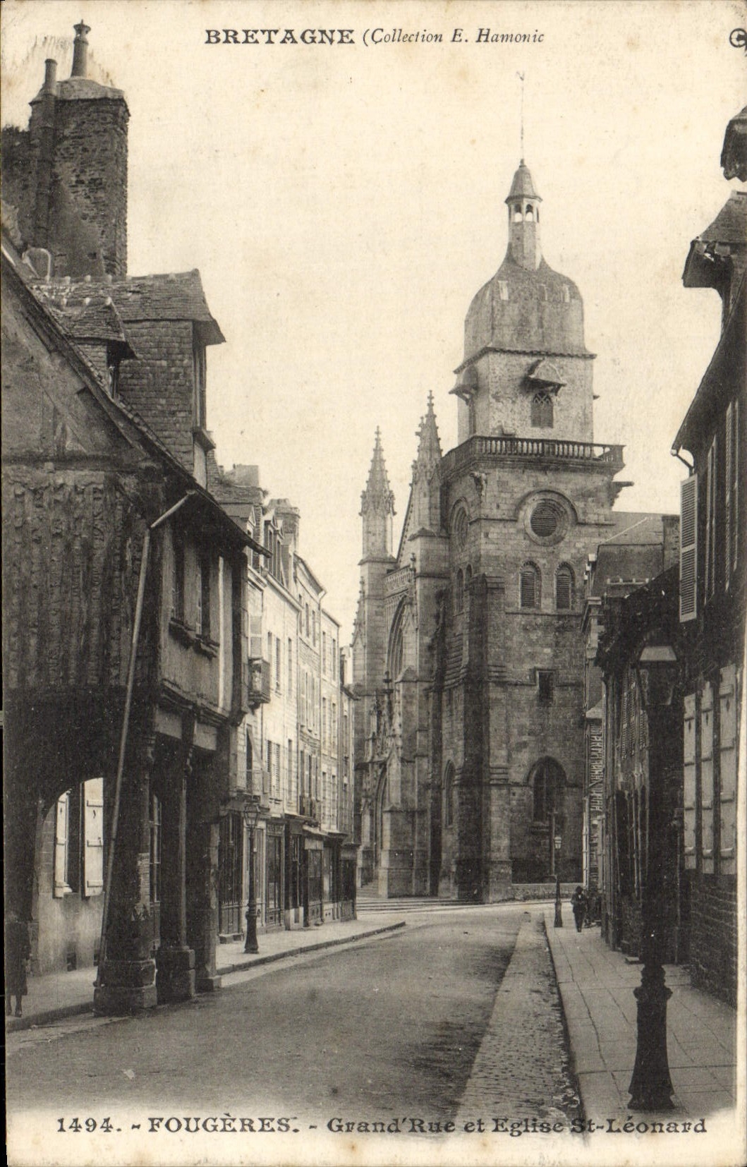 Fougères - Grand Rue et Église St-Léonard — Collection E. Hamonic, n°1494