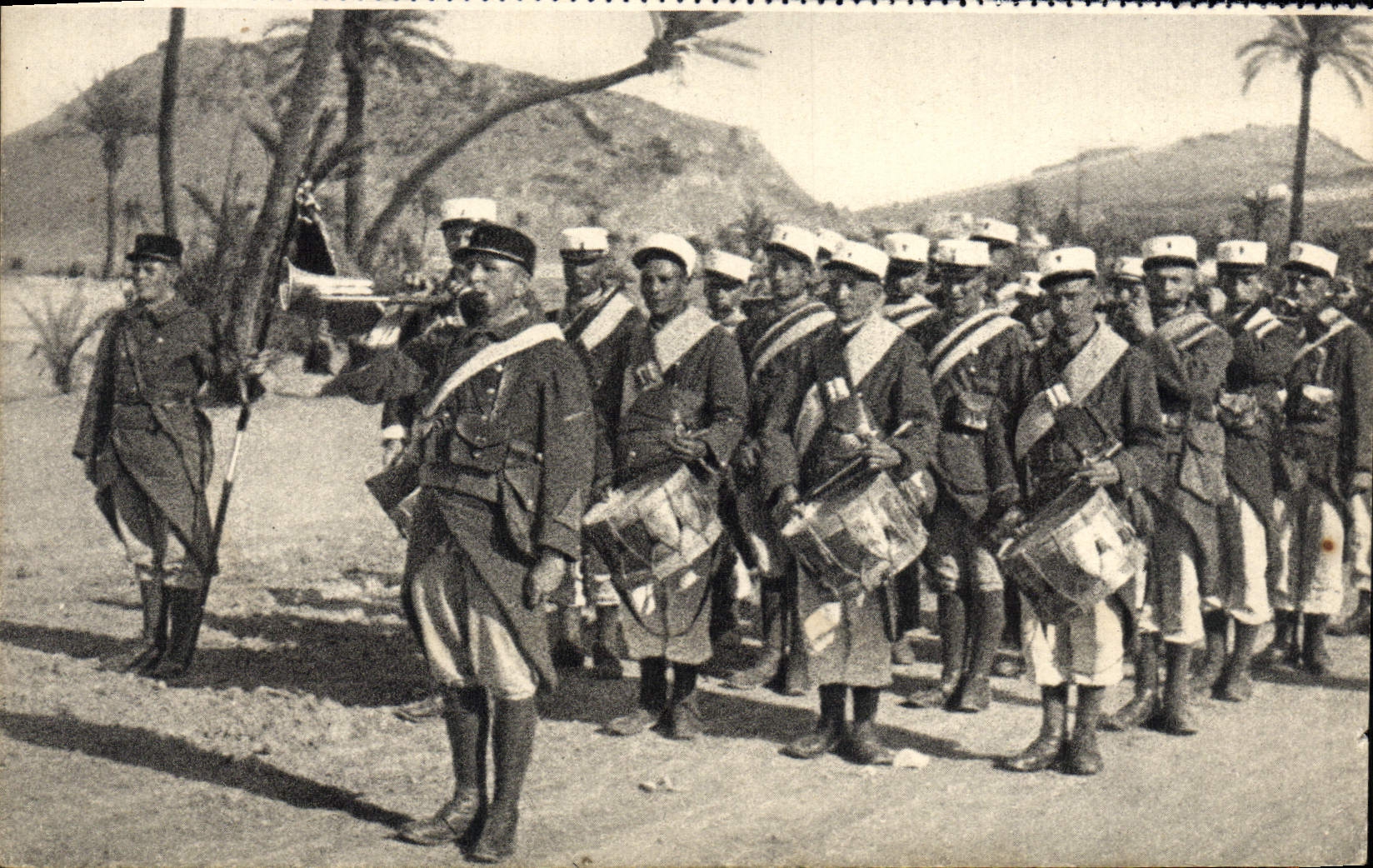 CPM La Clique De La Legion A Marrakech Maroc Militaria Legion 