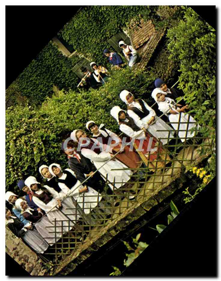 CPM Groupe Folklorique D'Ile De France La Gatinaise Perthes en Gatinais