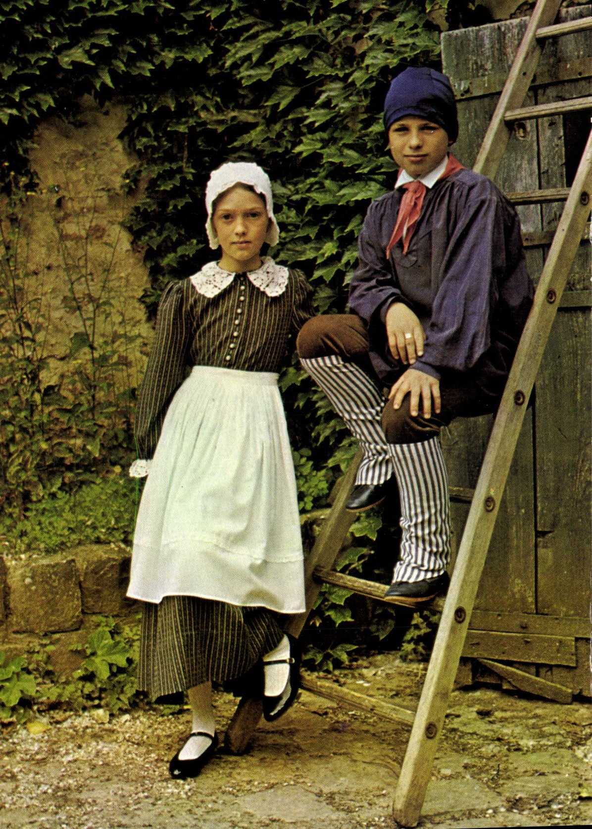 CPM Groupe Folklorique D'Ile De France La Gatinaise La Perthe en Gatinais