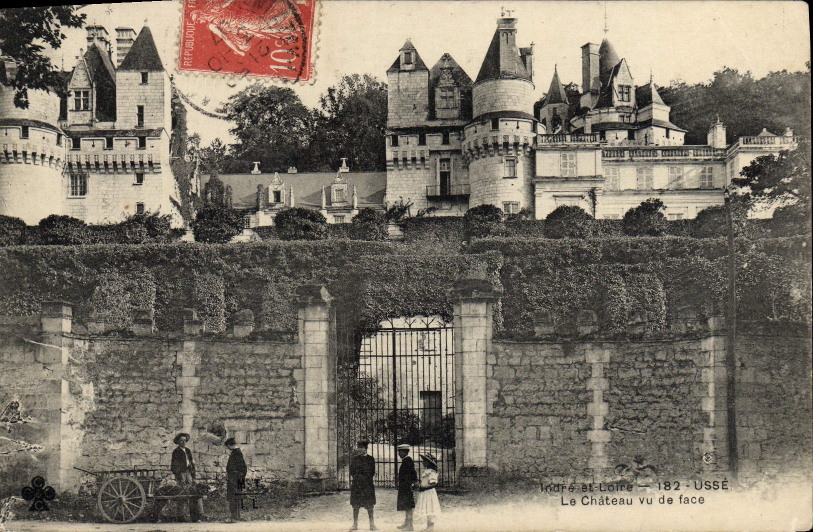 Le Château vu de face — Ussé, Indre-et-Loire — éditeur non identifié, n° de série 182
