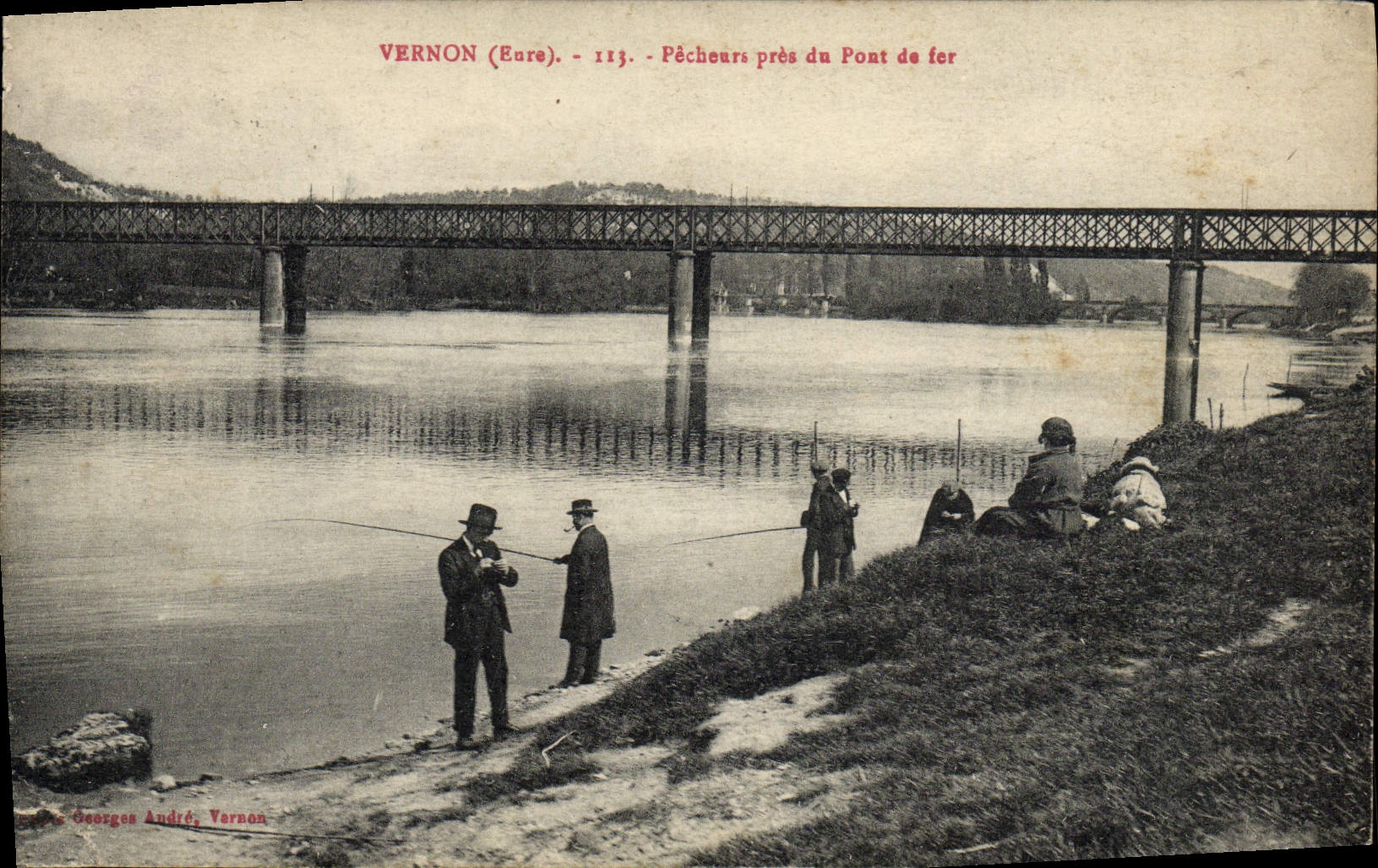 CPA Vernon Pecheers Pres du Pont du Fer peche