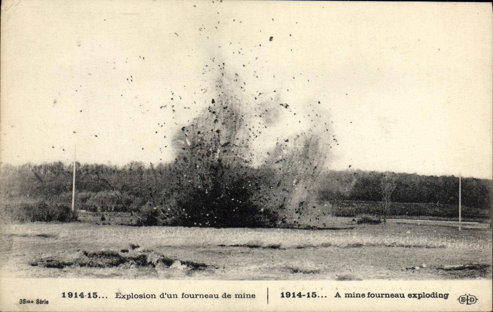CPA Explosion d'un Fourneau de Mine Militaria 