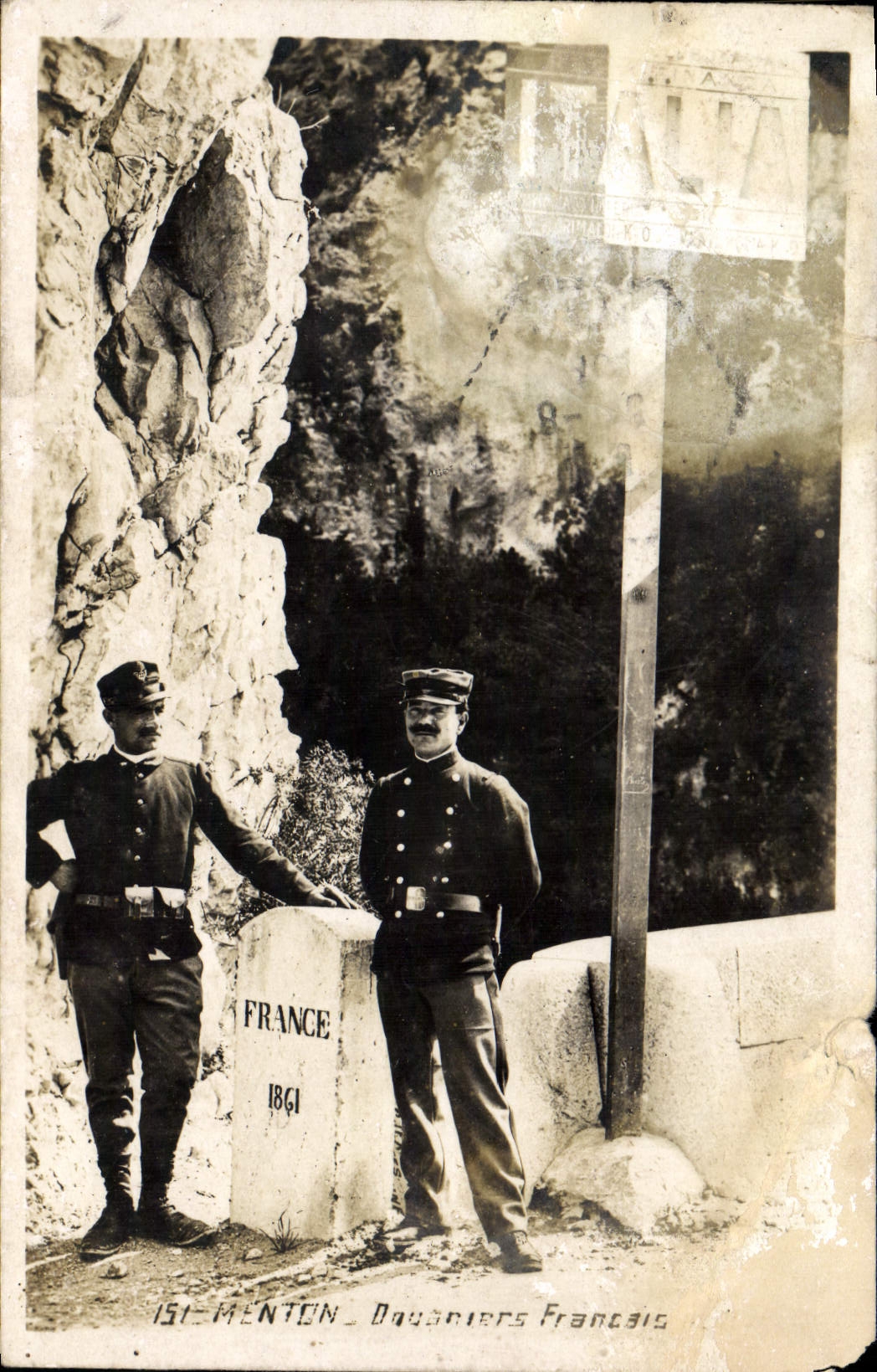CPA Menton Douaniers Francais Militaria 