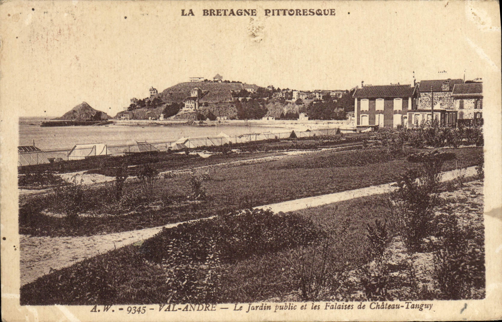 Val-andré — Le Jardin public et les Falaises de Château-Tanguy — A.W. - 9345