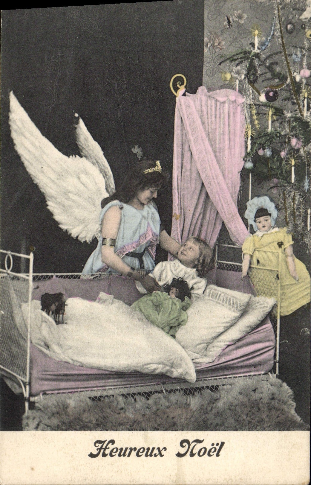CPA Fantaisie Anges Enfants Poupee Heureux Noel