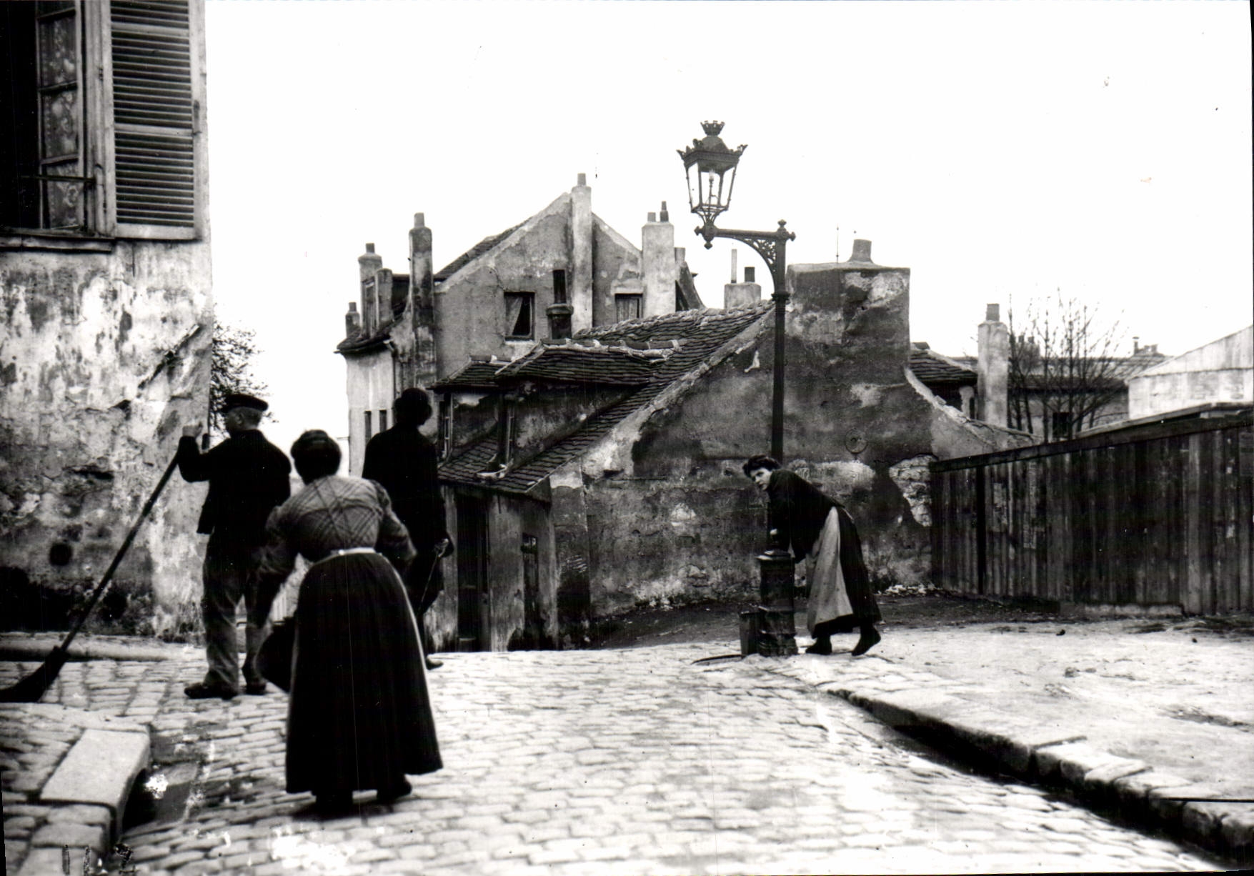 REPRO Paris La Maison de Mimi Pinson sur la butte Montmartre 