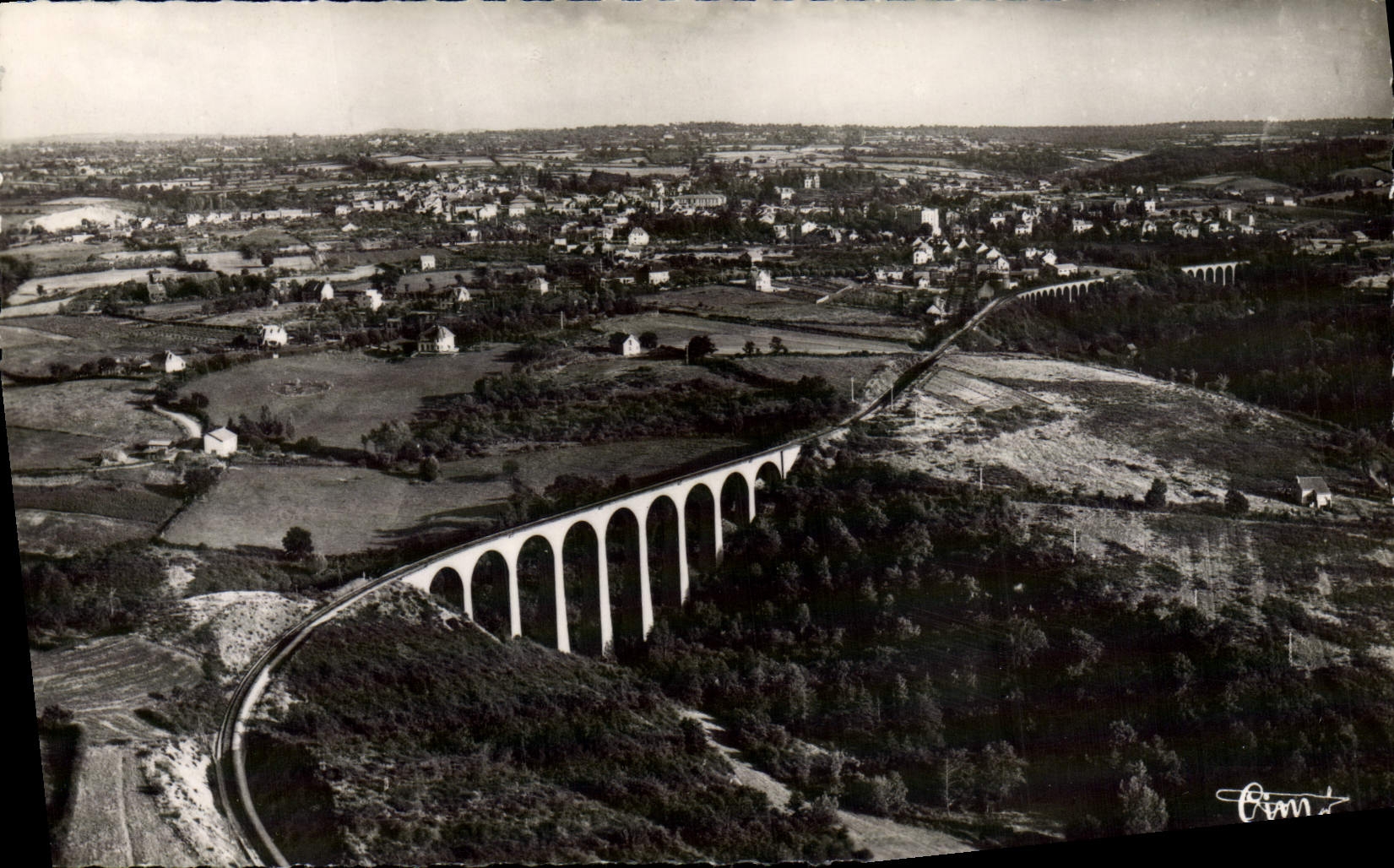 CPM Neris Bains Station Themale Vue aerienne sur les viaducs