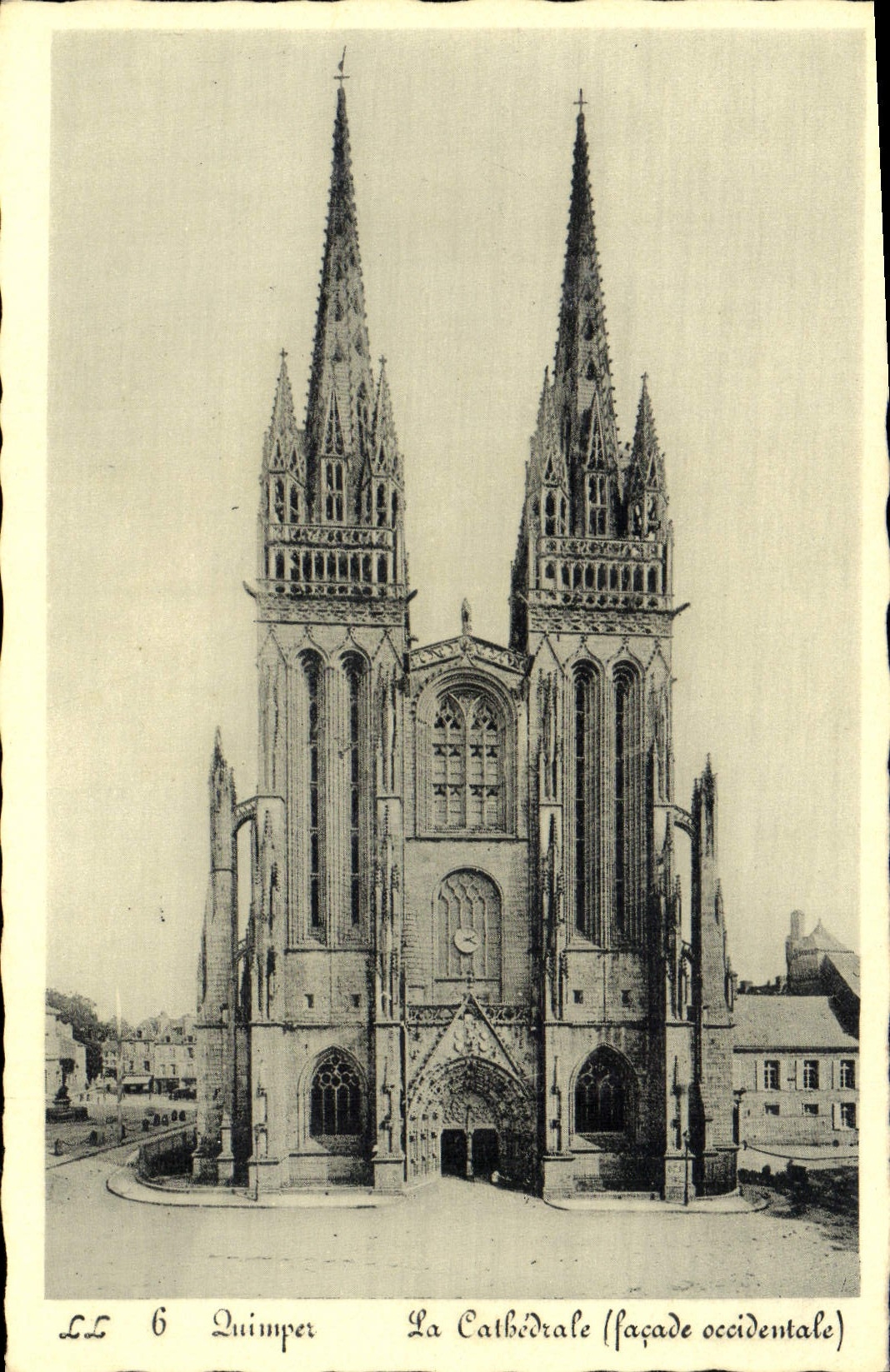 CPA Quimper La cathedrale Facade occidentale
