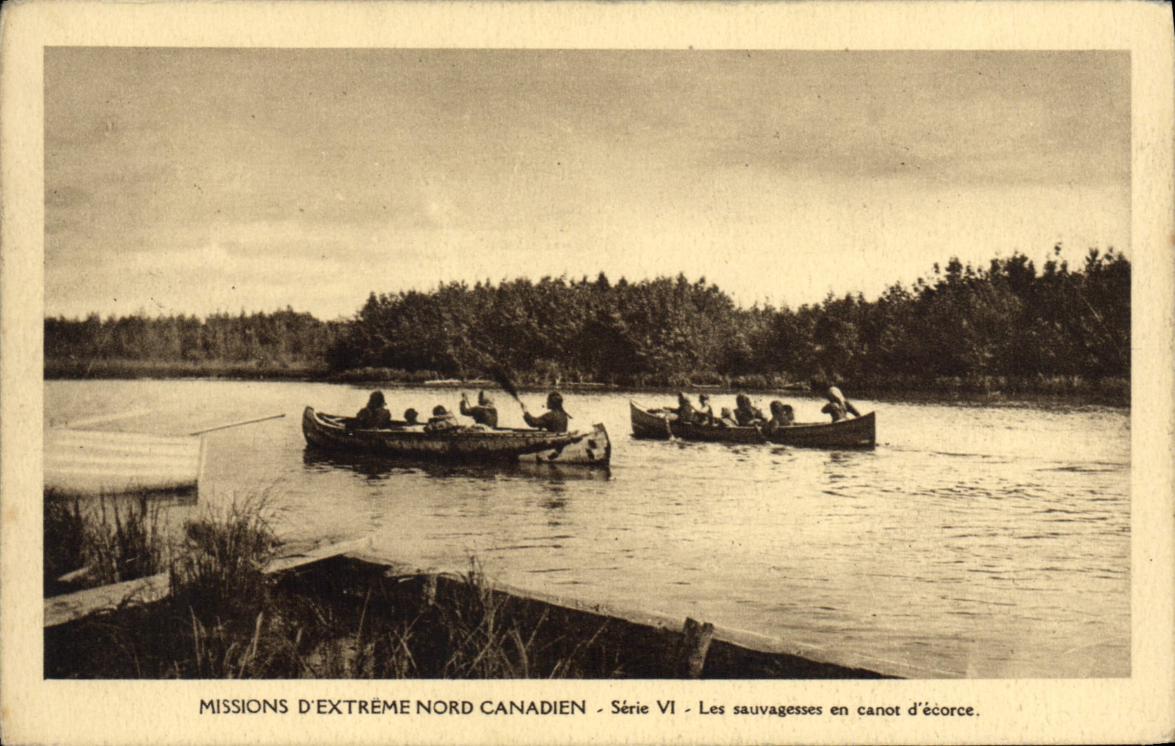 CPA Missions D'Extreme Nord Canadien Les sauvagesses en canot d'ecorce Canada