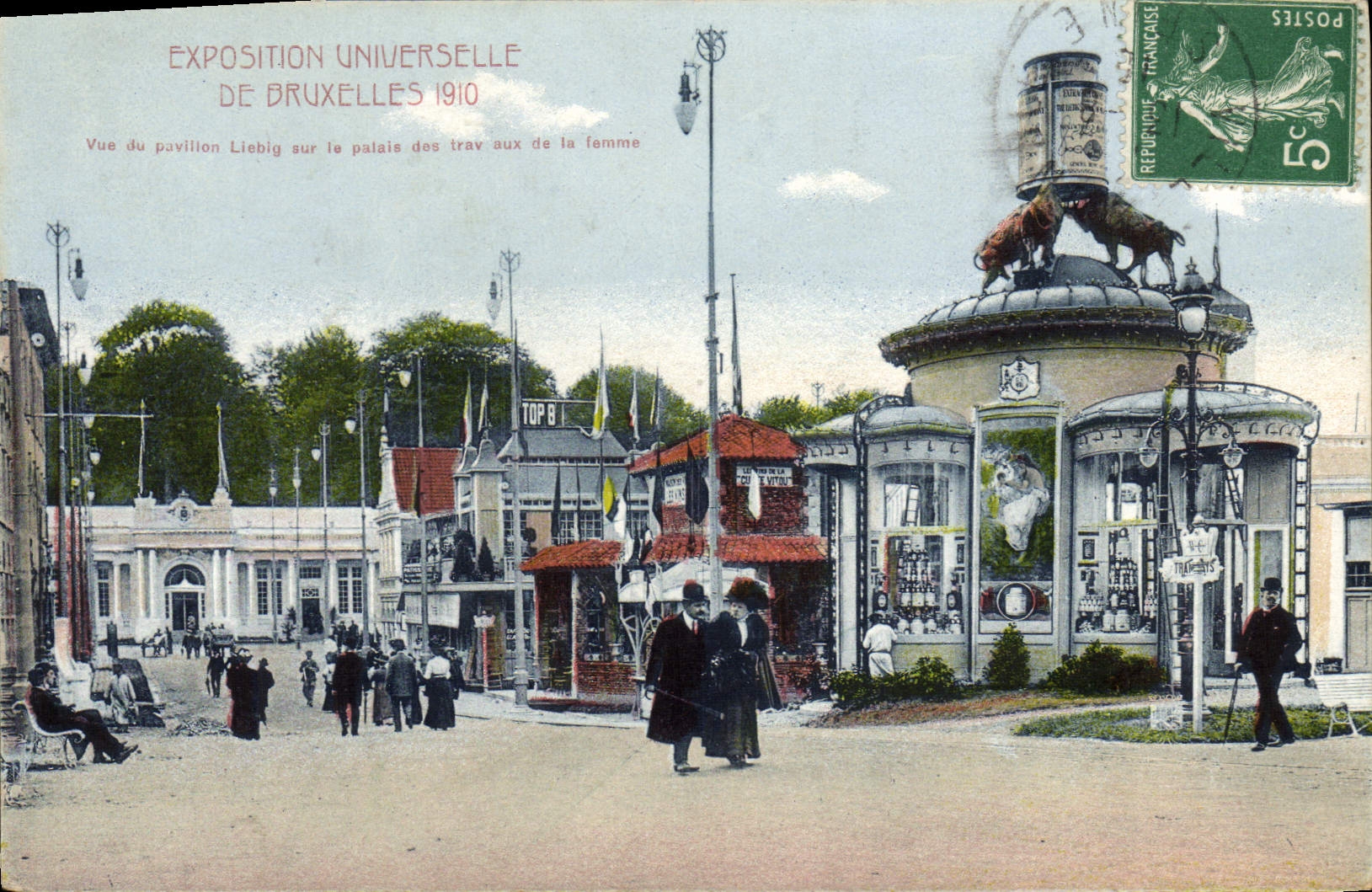 Exposition Universelle de Bruxelles 1910 — Vue du pavillon Liebig sur le palais des travaux de la femme — Éditeur non identifié