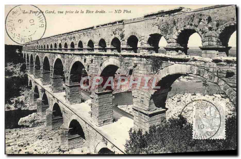 CPA Nimes Le pont du Gard vue prise de la rive droite