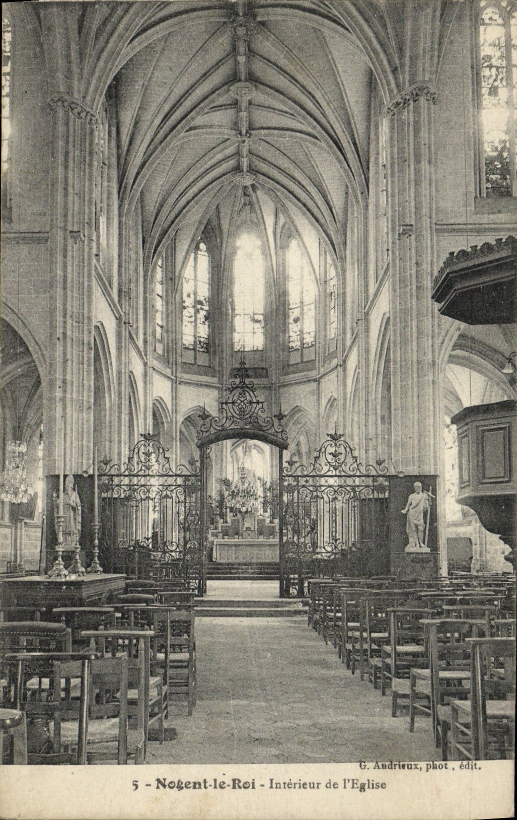Nogent-le-Roi — Intérieur de l'Église — G. Andrieux, phot. édit.