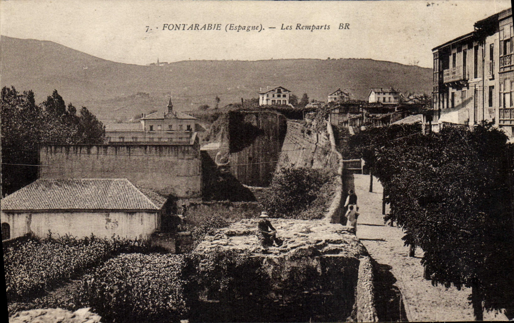 CPA Font Arabie Les Remparts