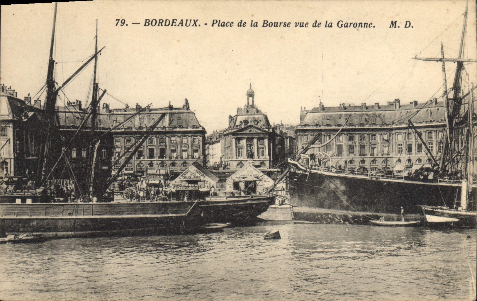 CPA Bordeaux Place De La Bourse Vue De La Garonne Bateaux