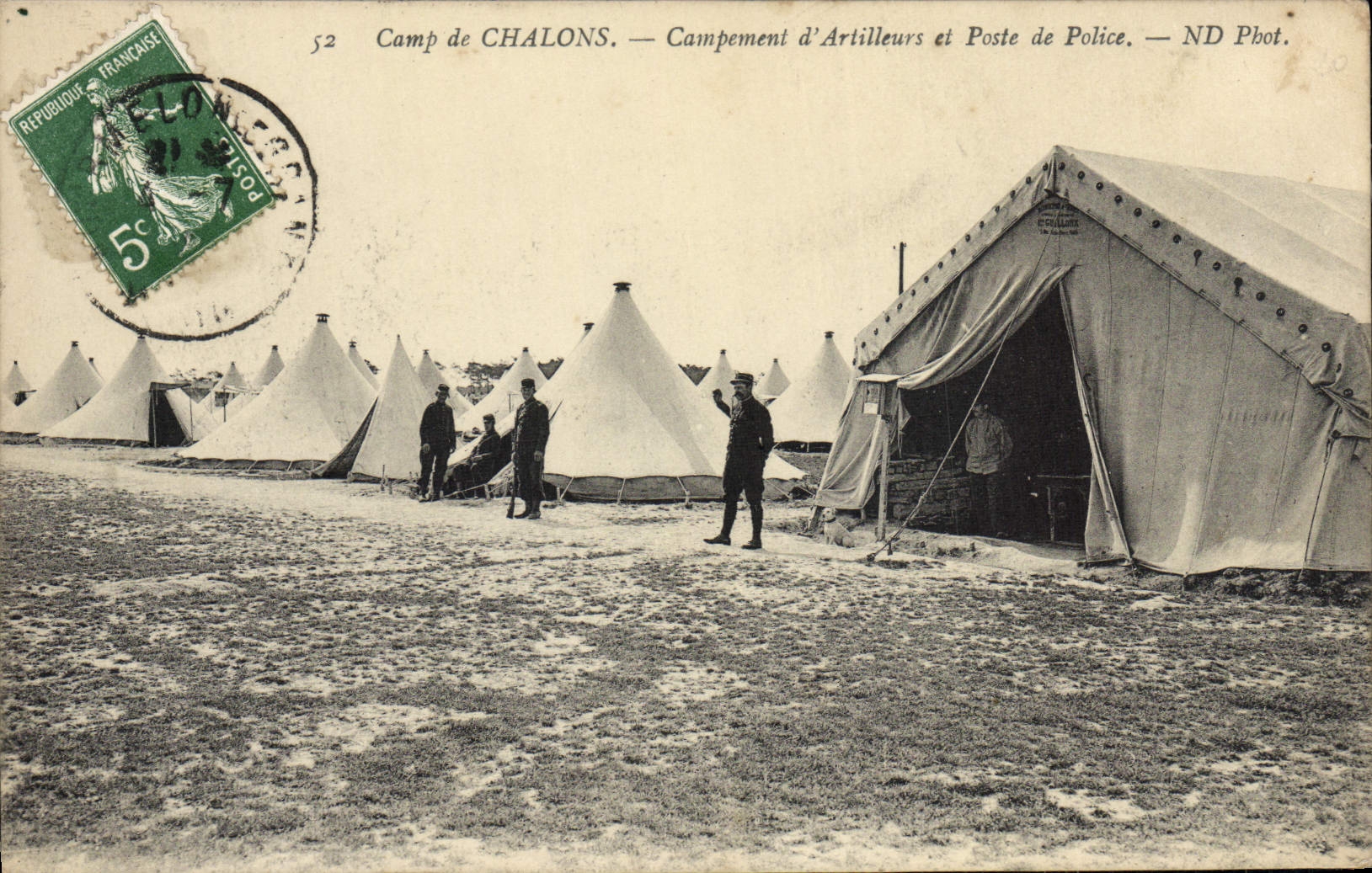 Camp de CHALONS — Campement d'Artilleurs et Poste de Police — ND Pbot.