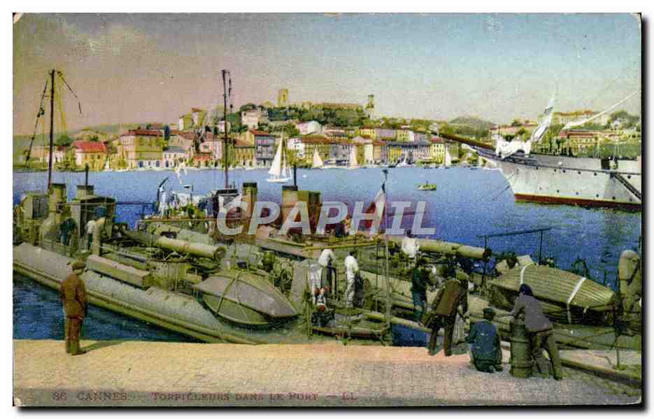 CPA Cannes Torpilleurs dans le port Bateaux