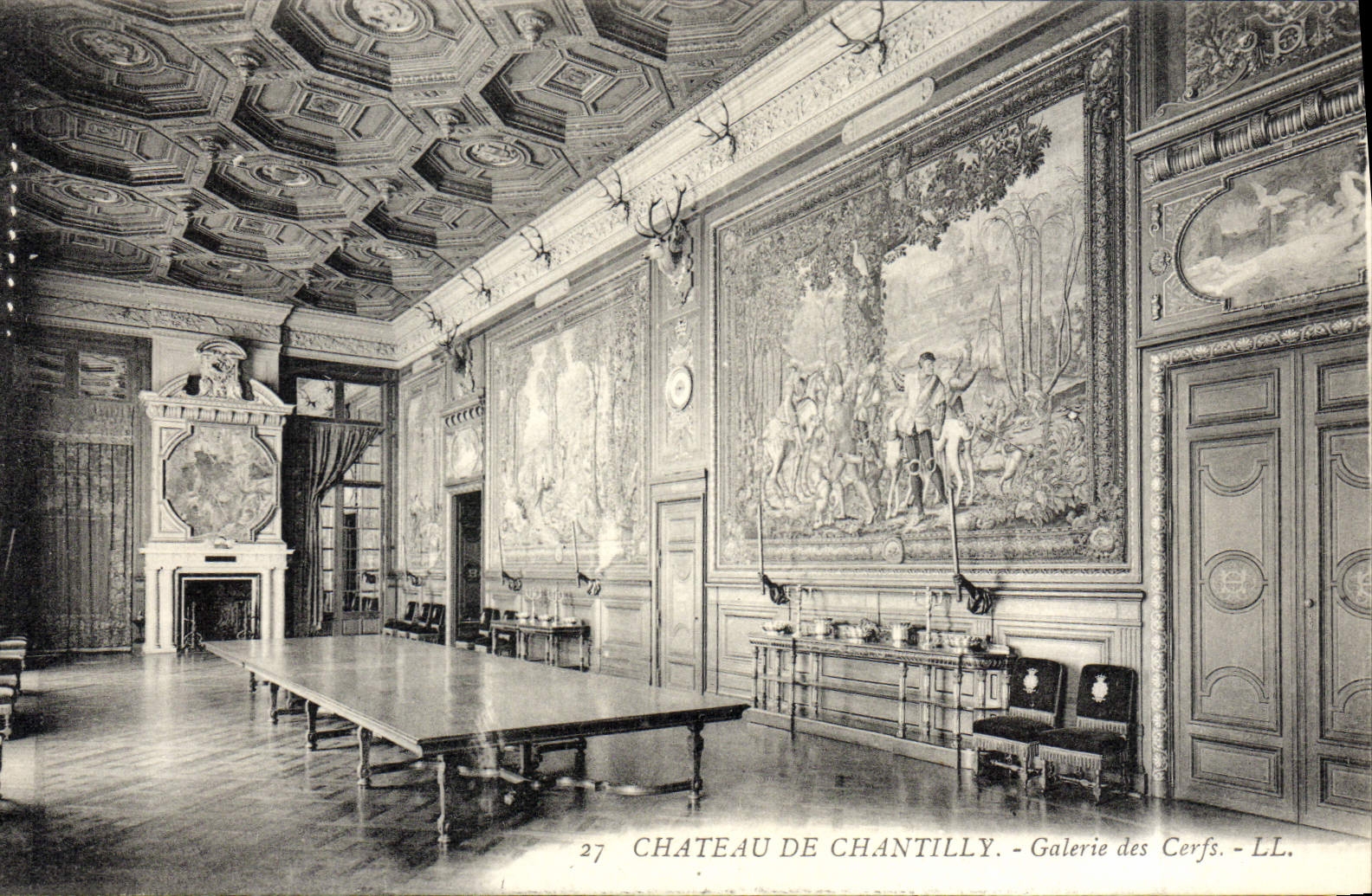 Château de Chantilly — Galerie des Cerfs — LL. n°27