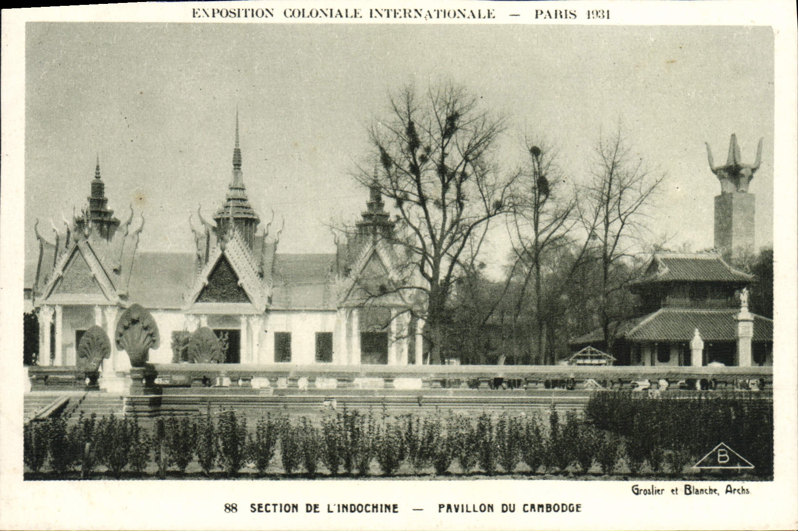 Pavillon du Cambodge — Exposition Coloniale Internationale — Paris 1931 — Section de l'Indochine — Éditeur Groslier et Blanche, Arches