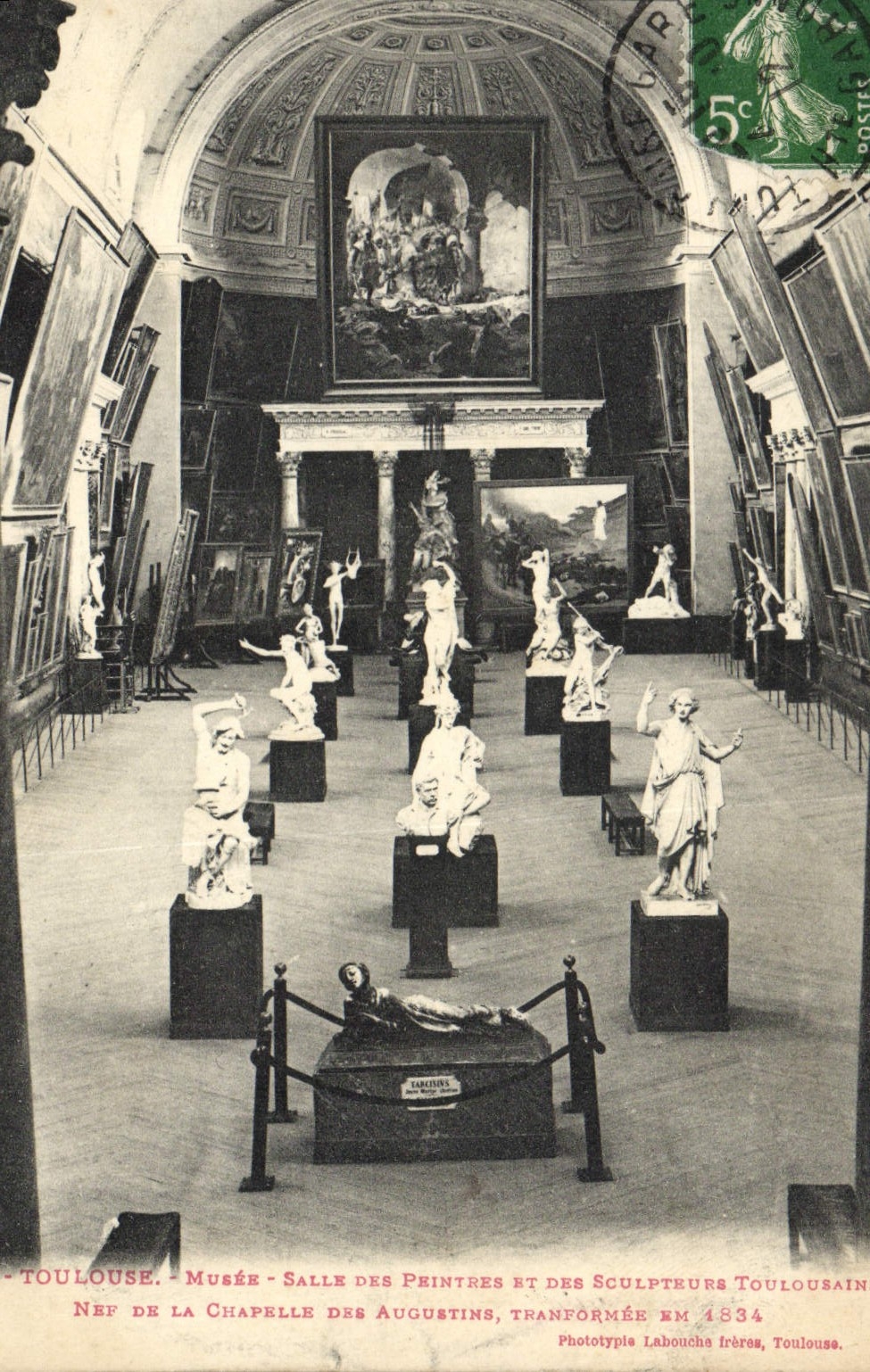 Toulouse - Musée - Salle des Peintres et des Sculpteurs Toulousains - Nef de la Chapelle des Augustins, transformée en 1834 — Phototypie Laboucha frères, Toulouse