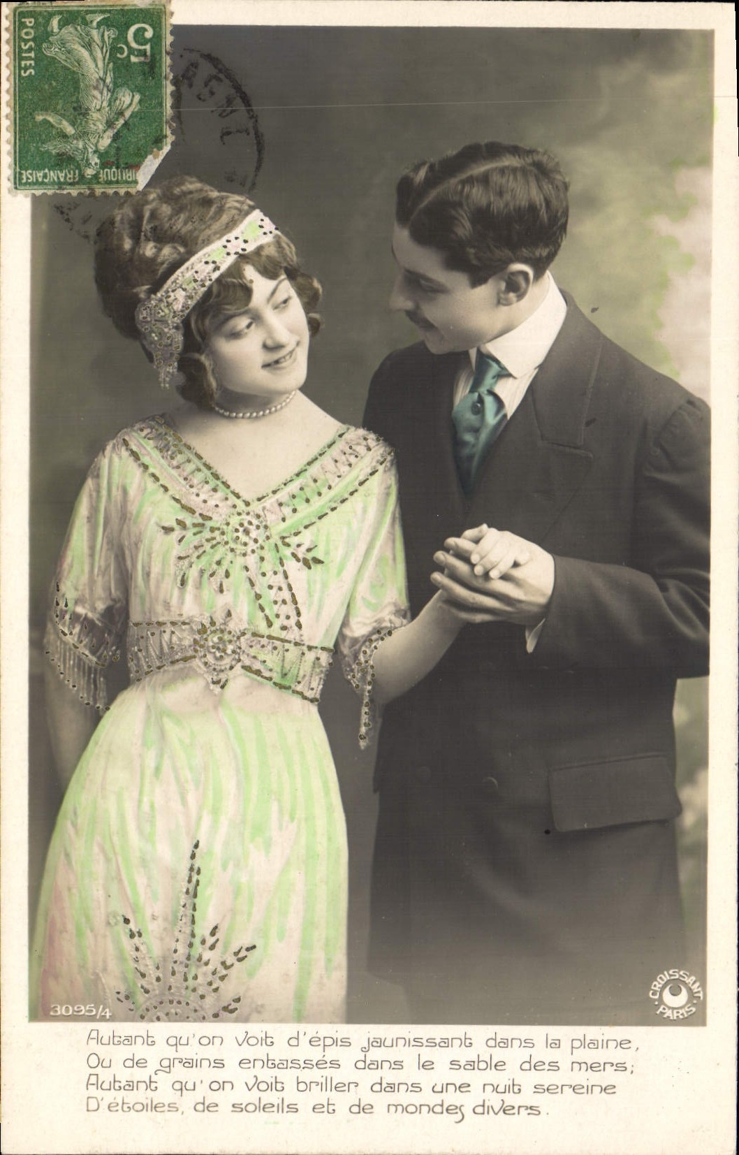 Jeune couple en tenue d'époque — poème romantique — Cruassam, Paris