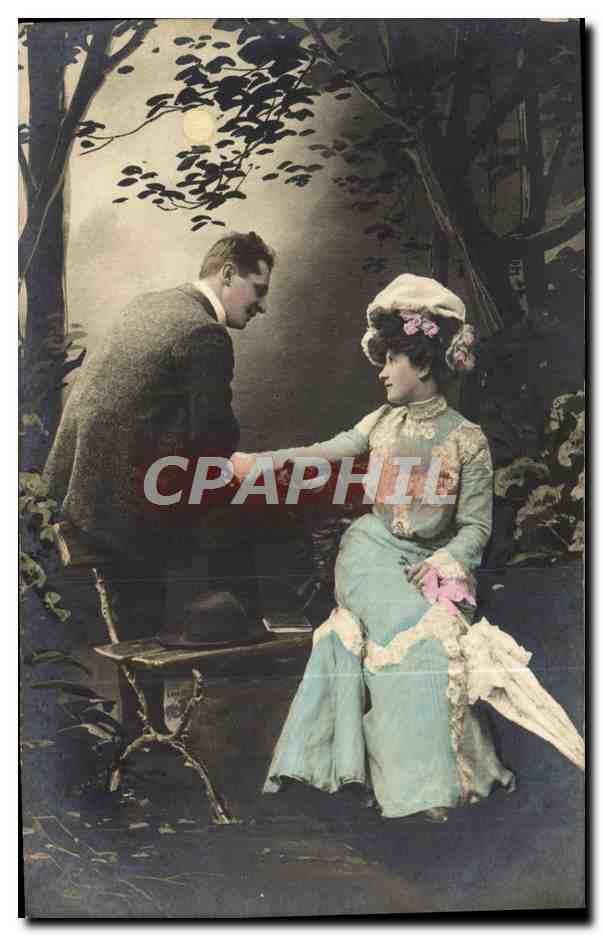 Jeune couple dans un parc — scène romantique — éditeur C.B. St. 8026