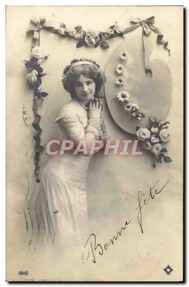 Jeune femme en robe blanche — décor floral et palette — éditeur IBIO