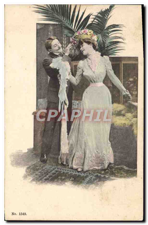 Un homme coiffant une femme de fleurs — scène de courtoisie — CPAPHIL n° 1549