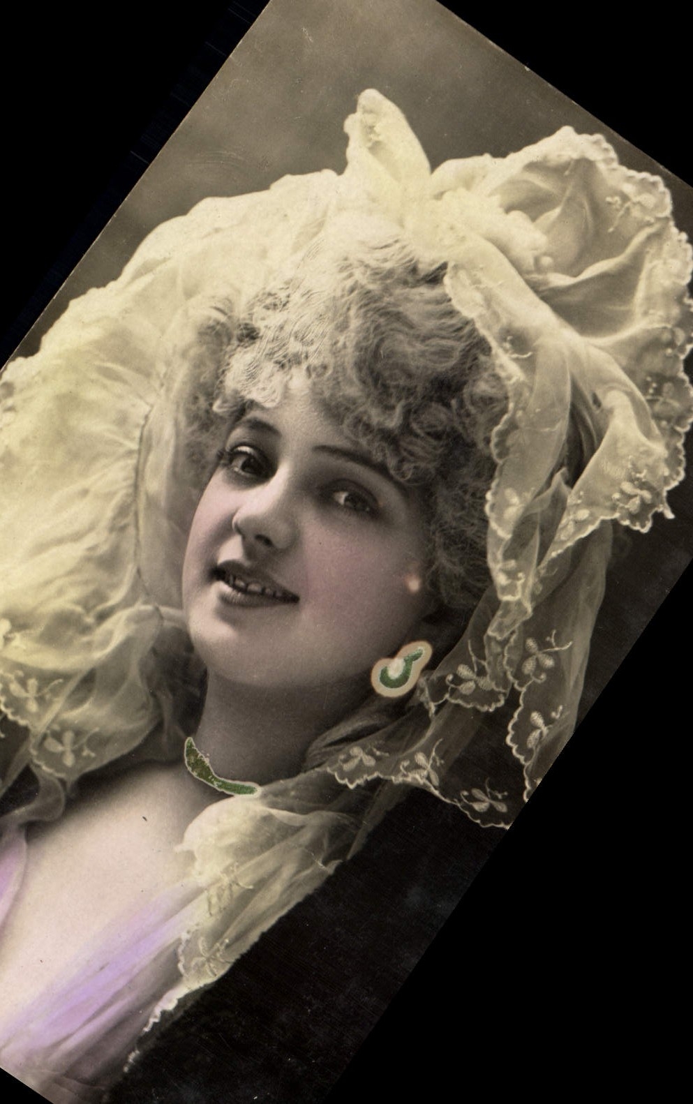CPA Fantaisie Femme Folklore