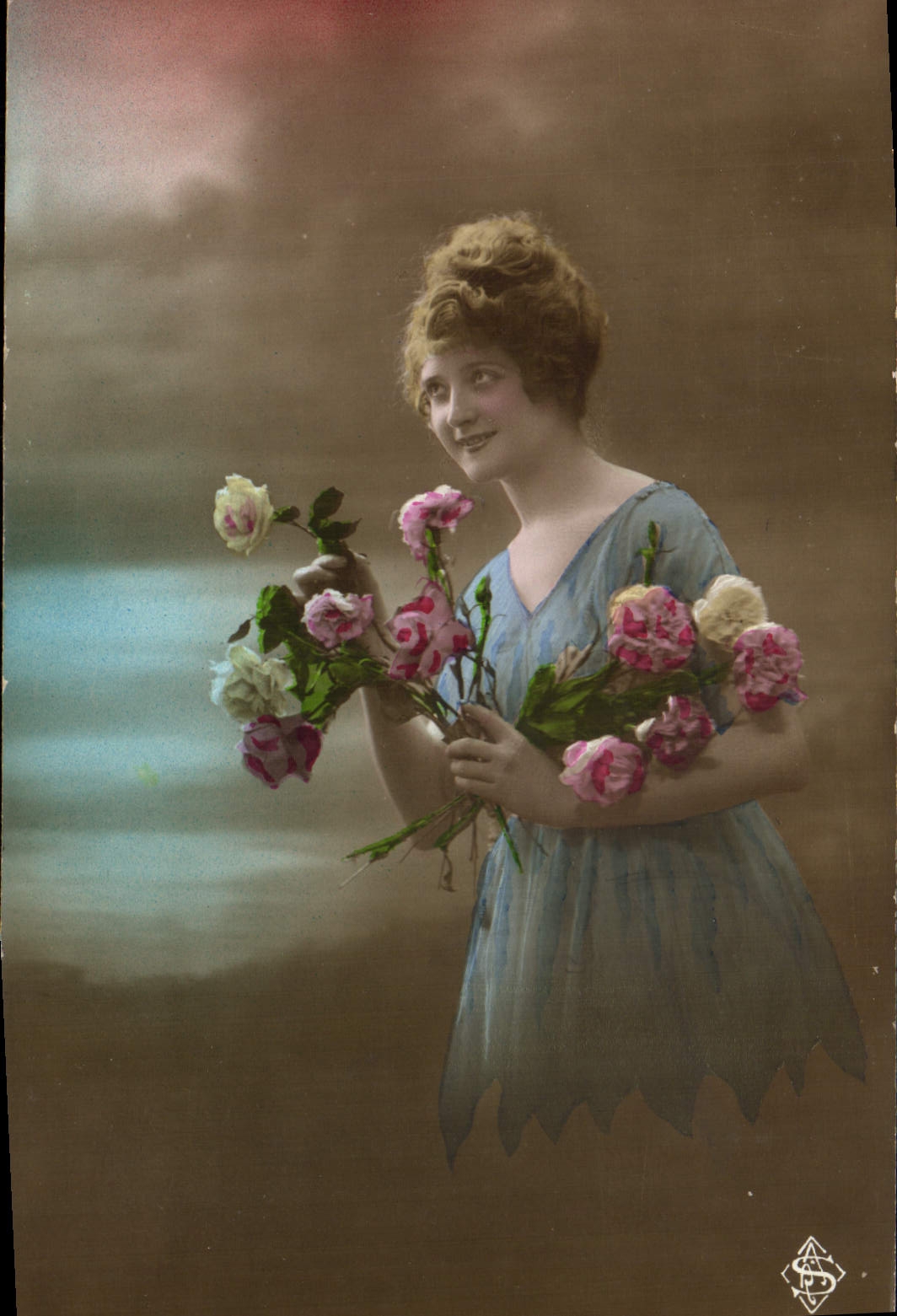 Junge Frau mit Rosen — Verlag S. D. (Monogramm) — Seriennummer nicht sichtbar
