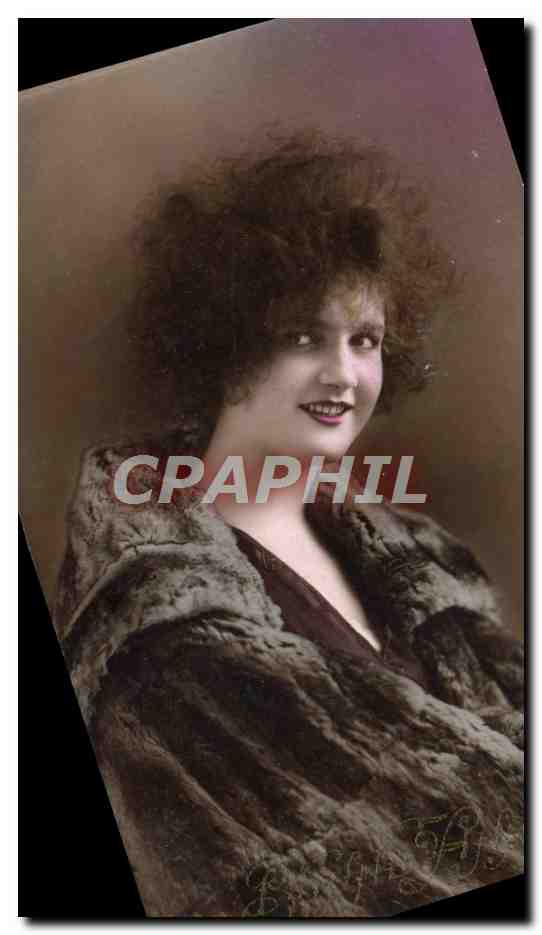 Femme en fourrure — portrait — éditeur inconnu