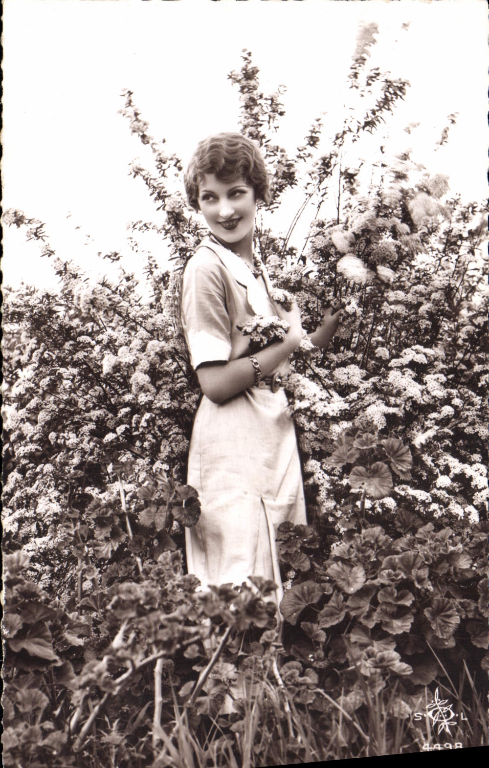CPA Fantaisie Femme 