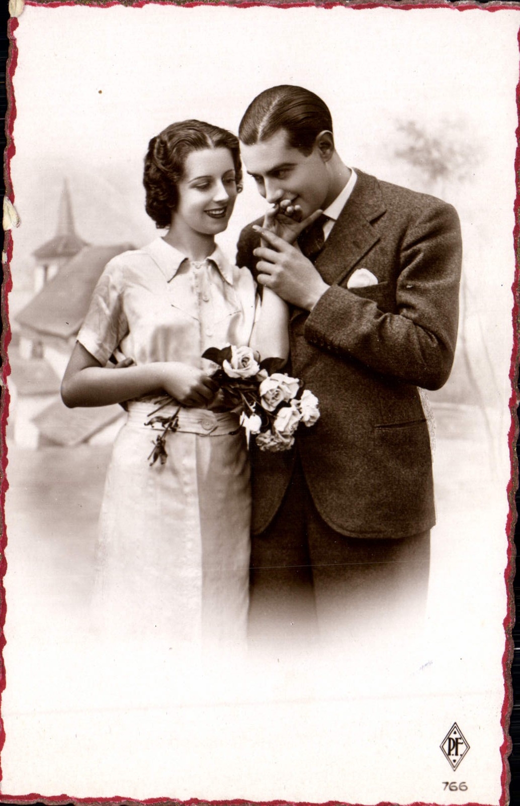Couple en tenue d'époque — P.F. 766 — P.F. Paris
