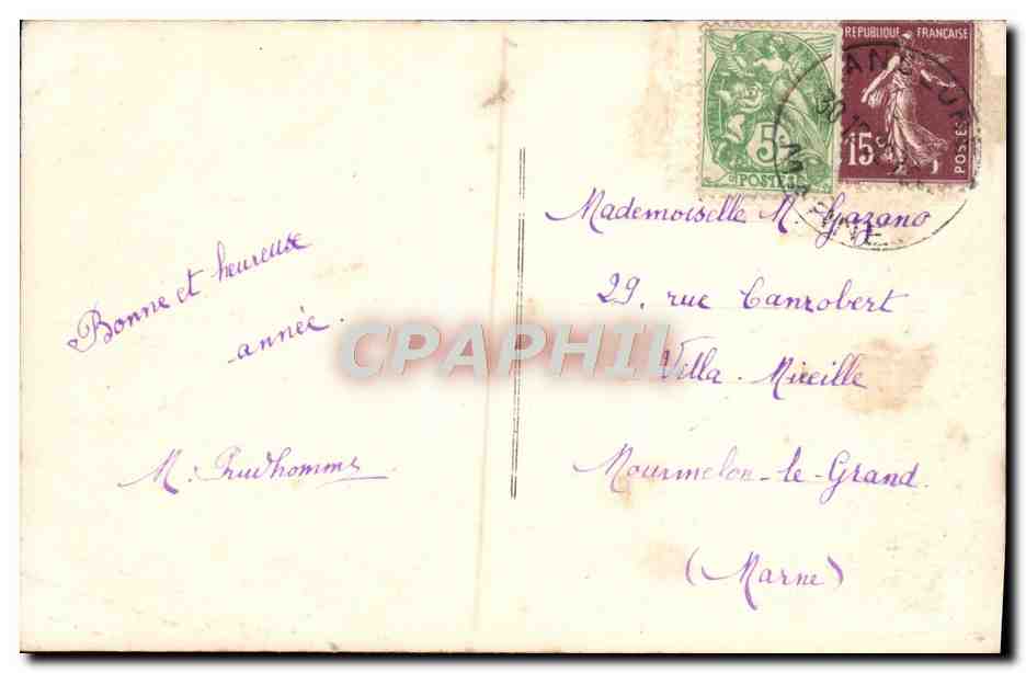 Jeune femme en manteau de fourrure — tenant un bouquet — éditée par RECORD n°2822 — Reverso