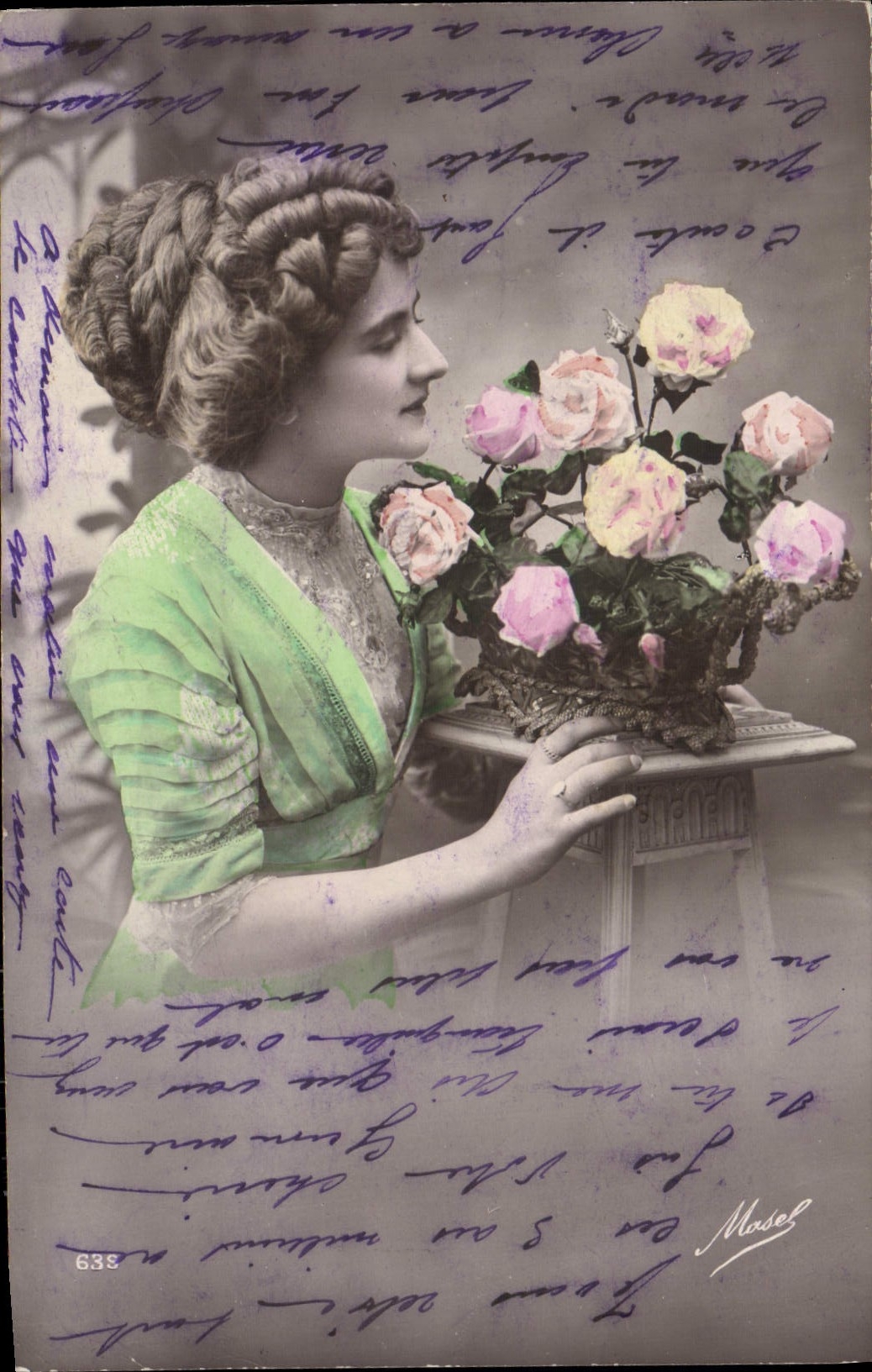 CPA Fantaisie Femme Fleurs