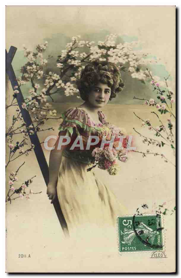 Jeune femme avec bouquet — sous arbres fleuris — édit. CLEO, n° 2011.A