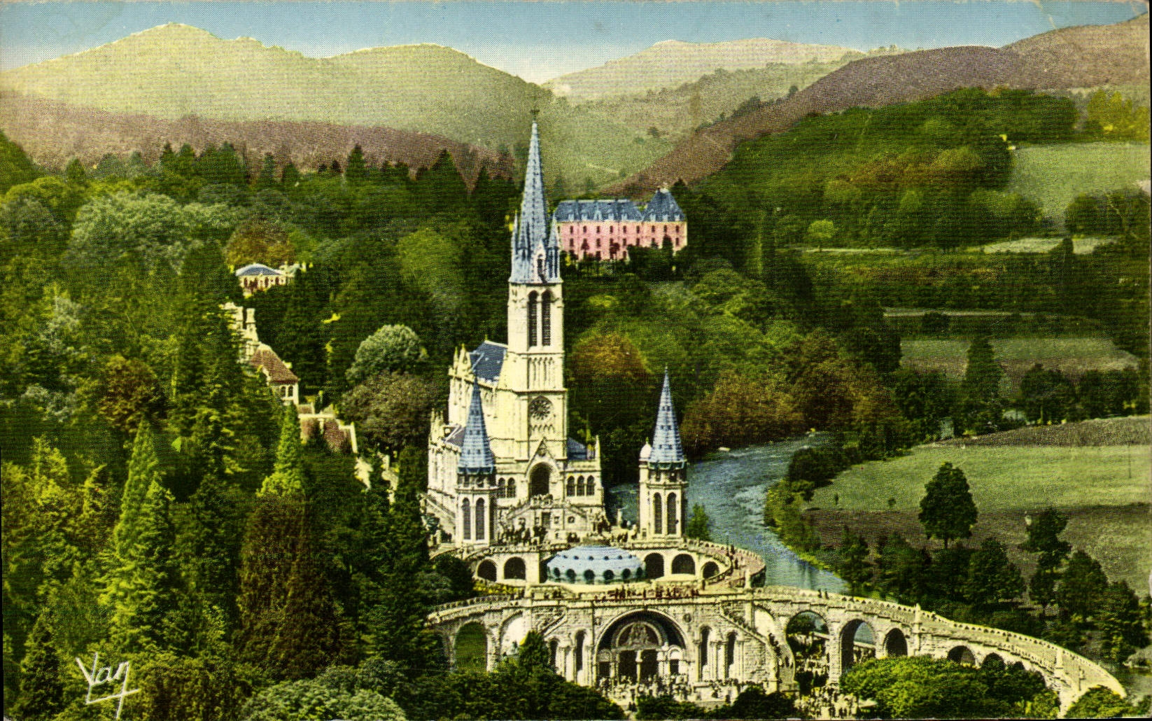 CPA Lourdes La Basilique