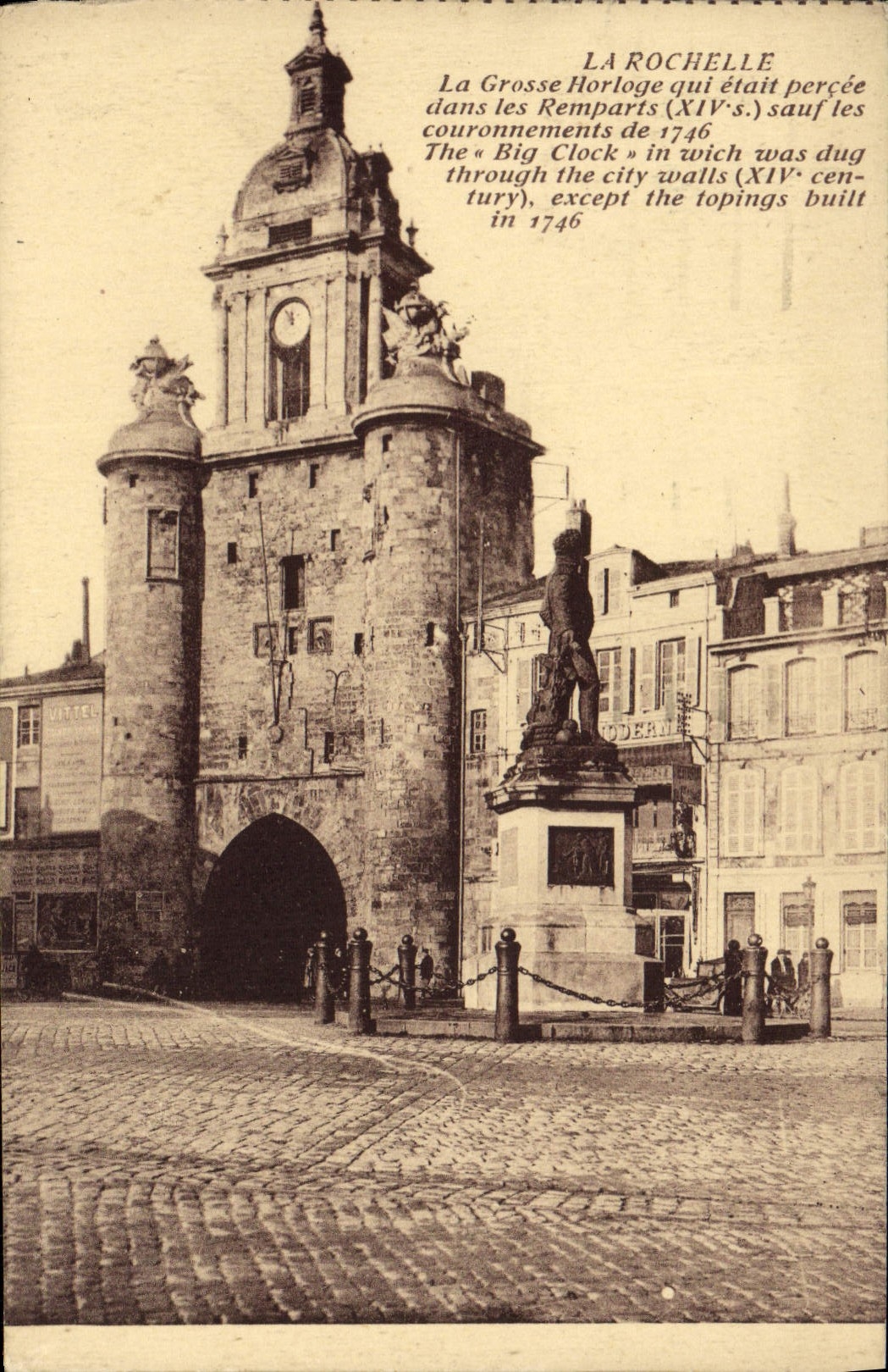 CPA La Rochelle La Grosse Horloge Qui Etait Percee dans les Remparts
