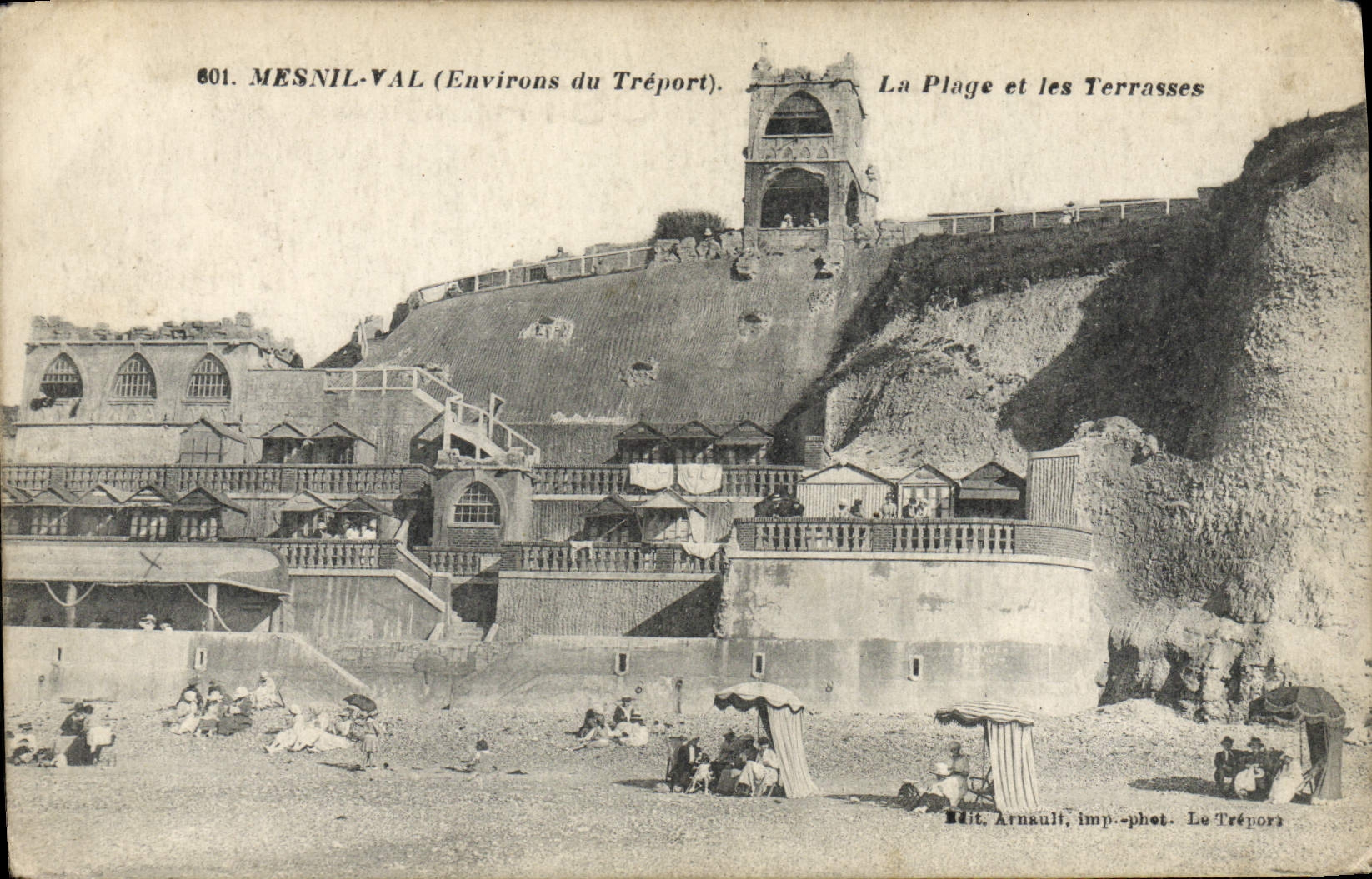 CPA Mesnil Val Environs du Treport La Plage et les Terrasses