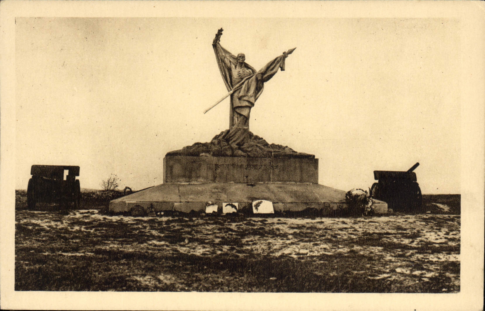 CPA Plateau du Mort Homme Militaria