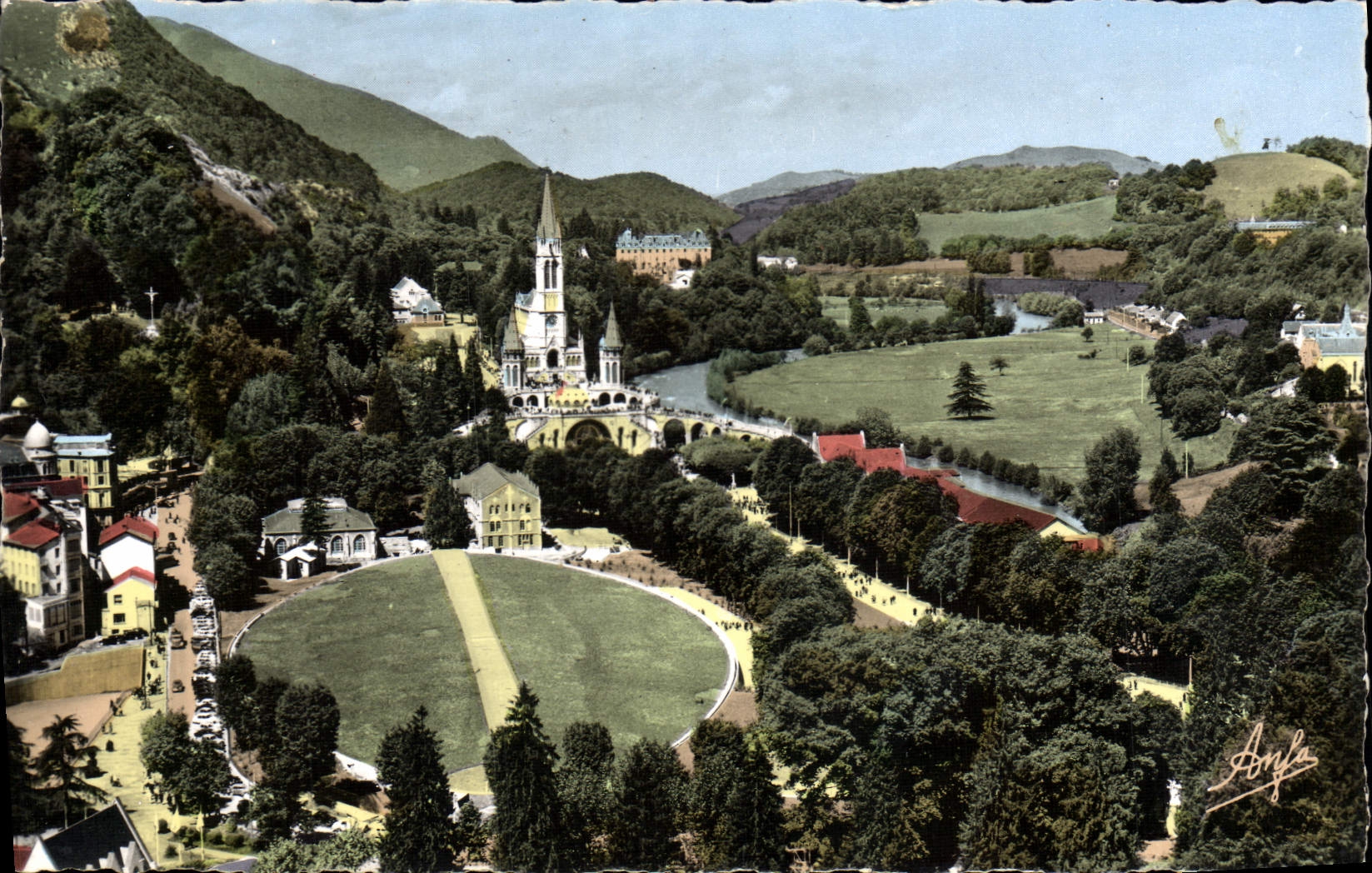 CPM Lourdes Vue Generale des Deux Basiliques