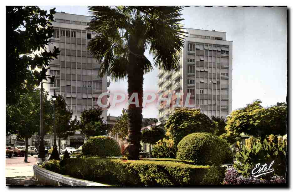 Pau — Vue sur la Place Clemenceau et le Palais des Pyrénées — Éditions Estel