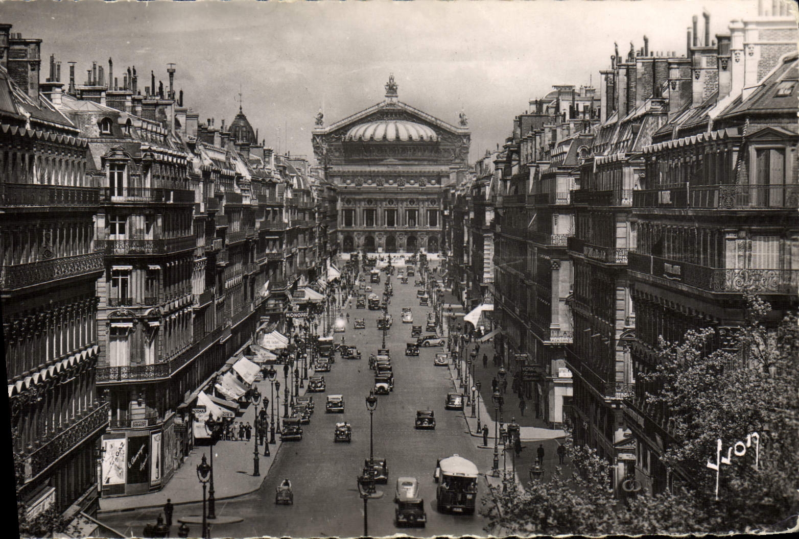 CPM Paris En Flanant Avenue de L'Opera