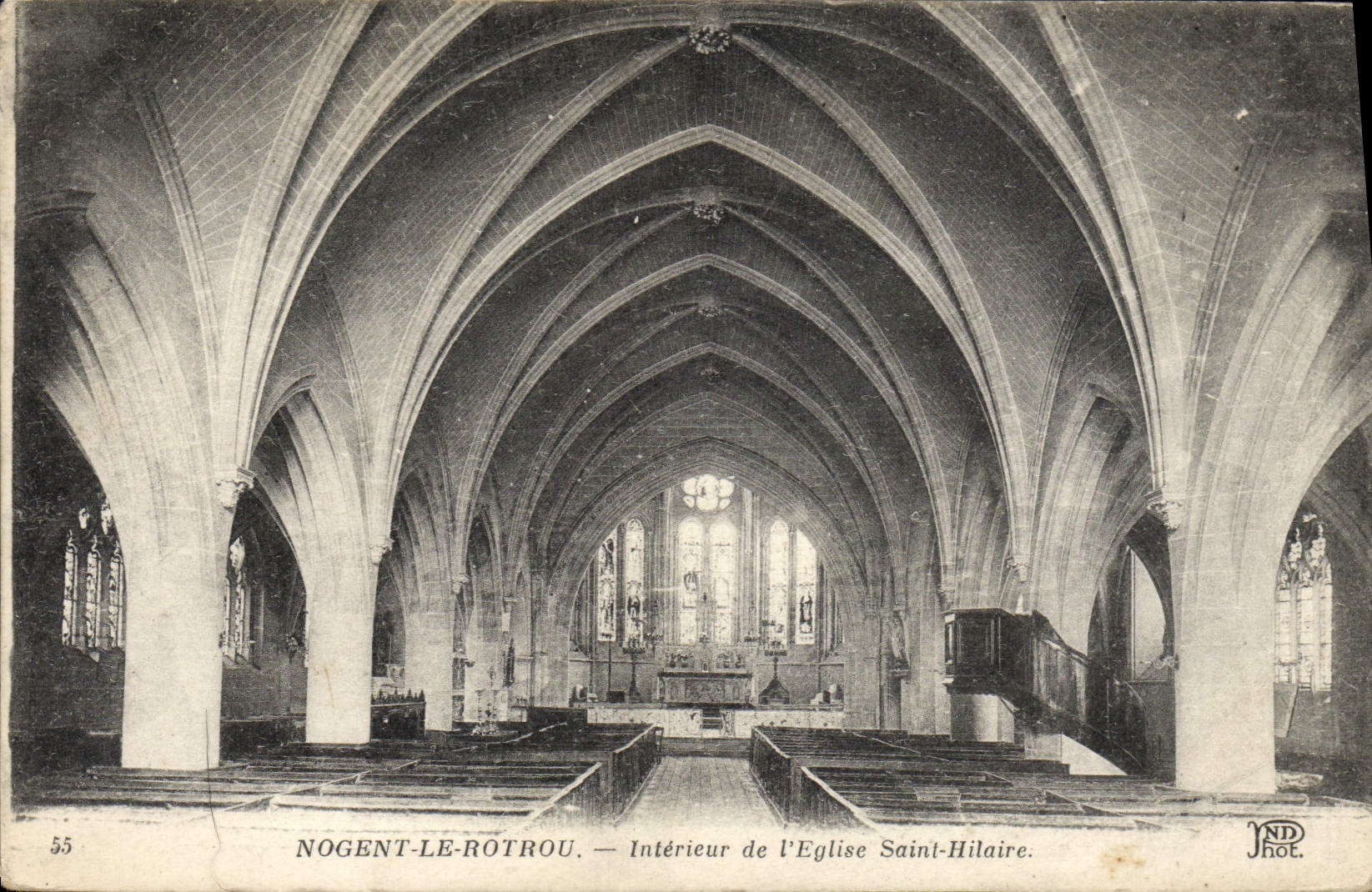 Nogent-le-Rotrou — Intérieur de l'Église Saint-Hilaire — JND Phot.
