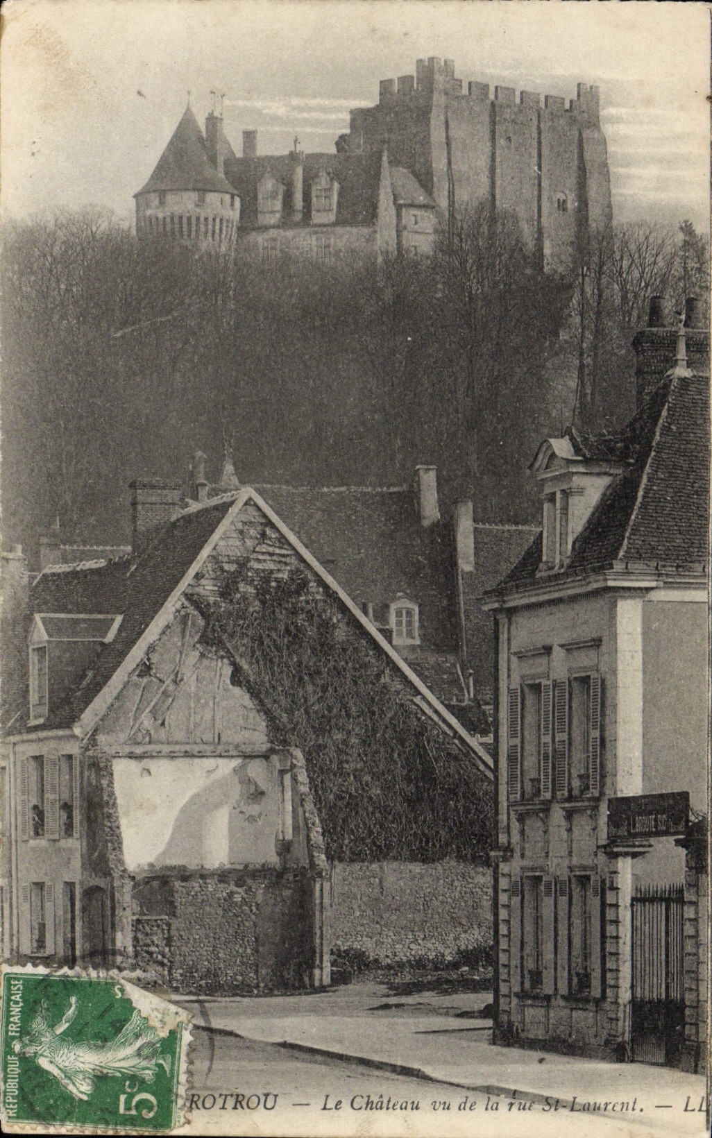 Rotrou — Le Château vu de la rue St-Laurant — LL
