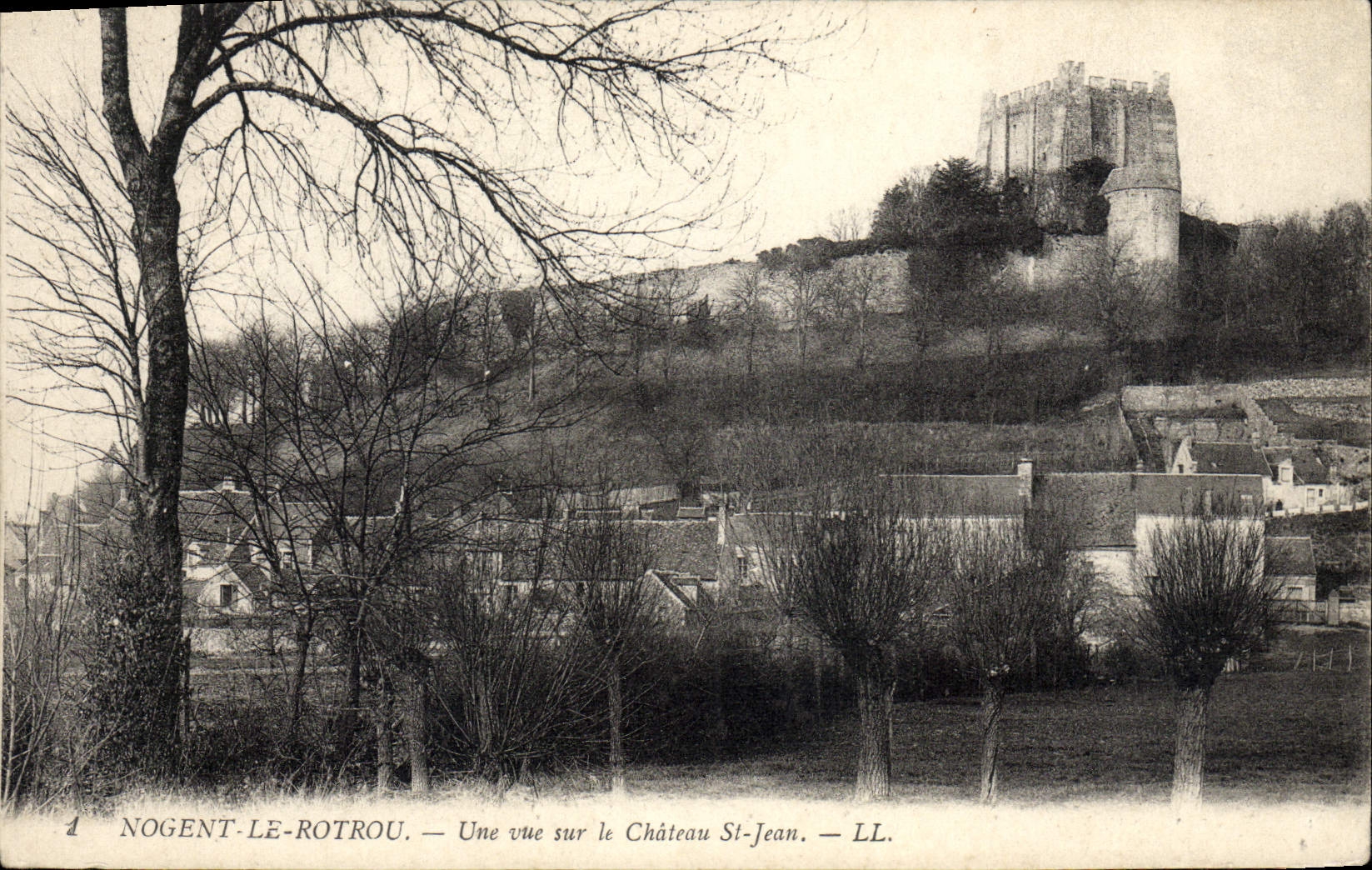 Nogent-le-Rotrou — Vue sur le Château Saint-Jean — LL