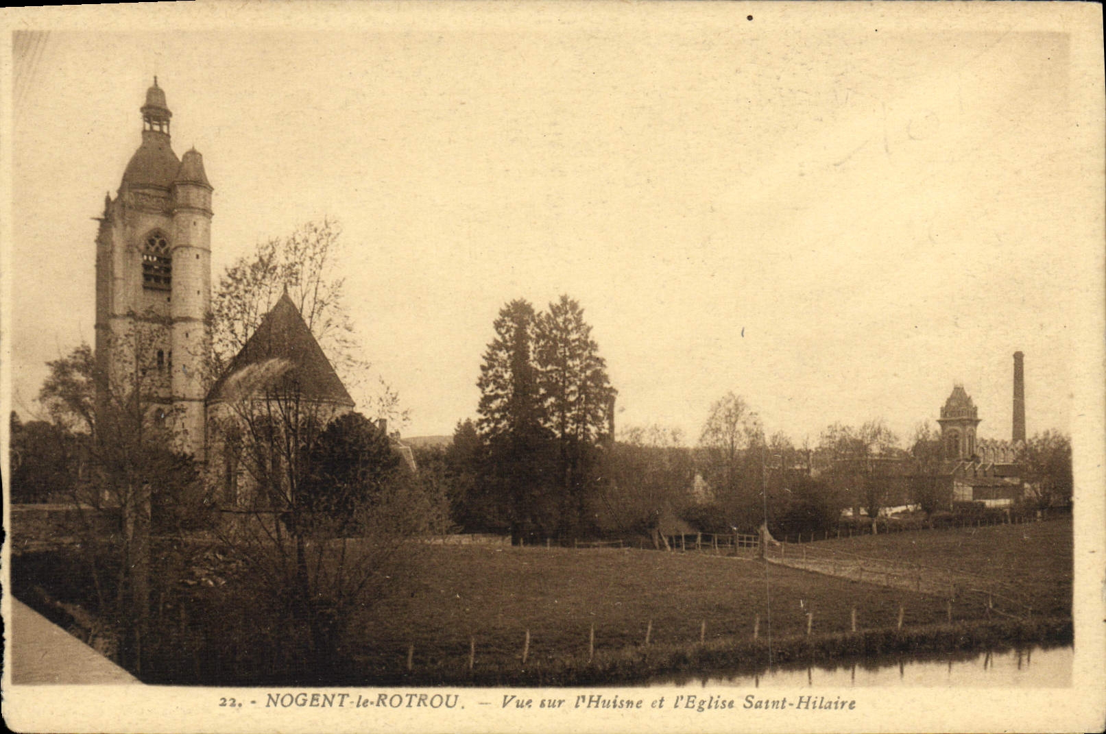 Nogent-le-Rotrou — Vue sur l'Huisne et l'Église Saint-Hilaire