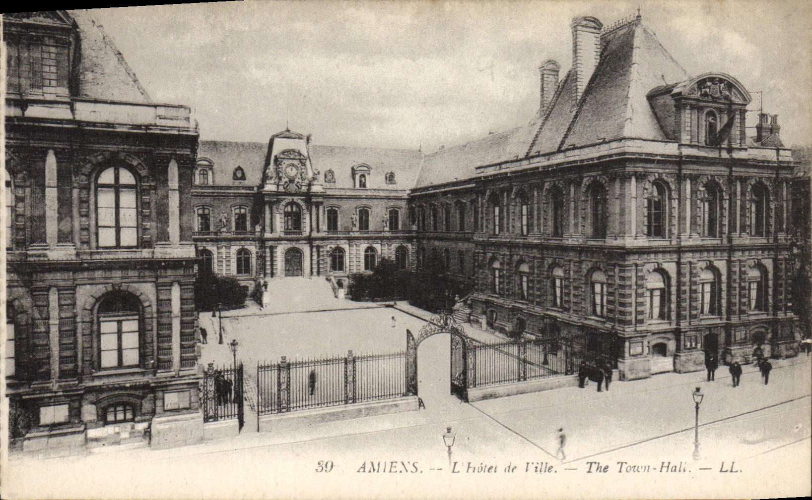 Amiens — L'Hôtel de Ville — LL